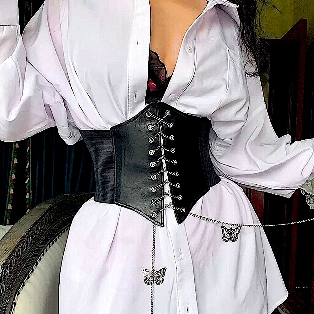 Faux leather lace up butterfly chain corset 🦋
